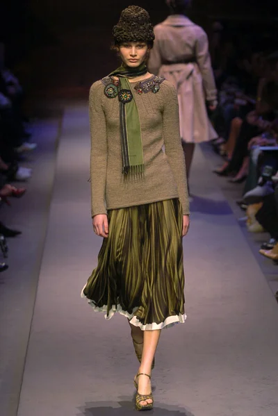 Look 25